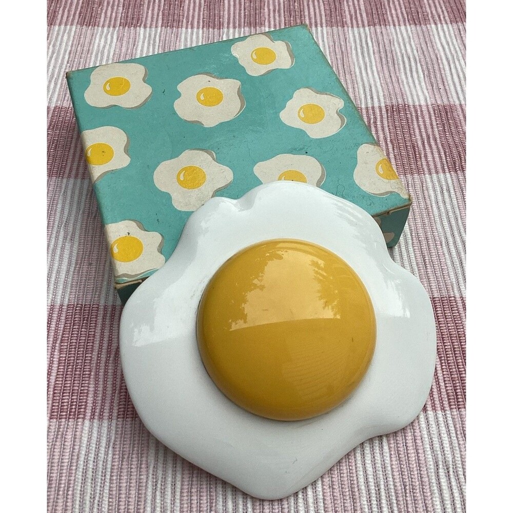 Avon Sunnyshine Up Egg Lip Gloss Compact Frostlight Peach/Pink With Original Box